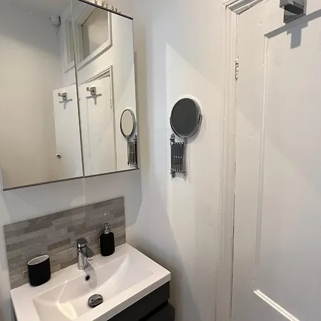 2 Bedroom Flat 10 Min Walk To Tube London Exterior photo