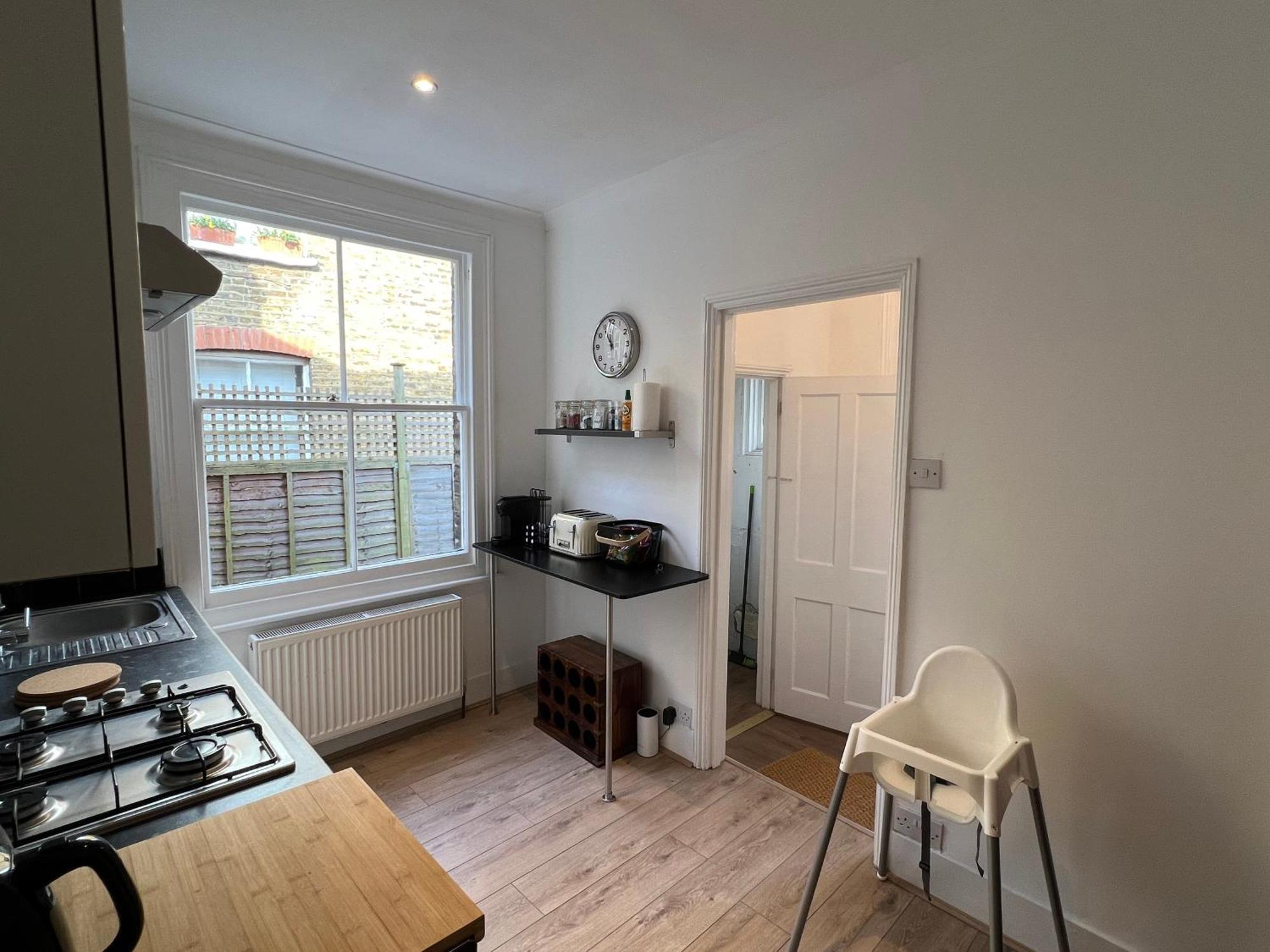 Apartment 2 Bedroom Flat 10 Min Walk To Tube