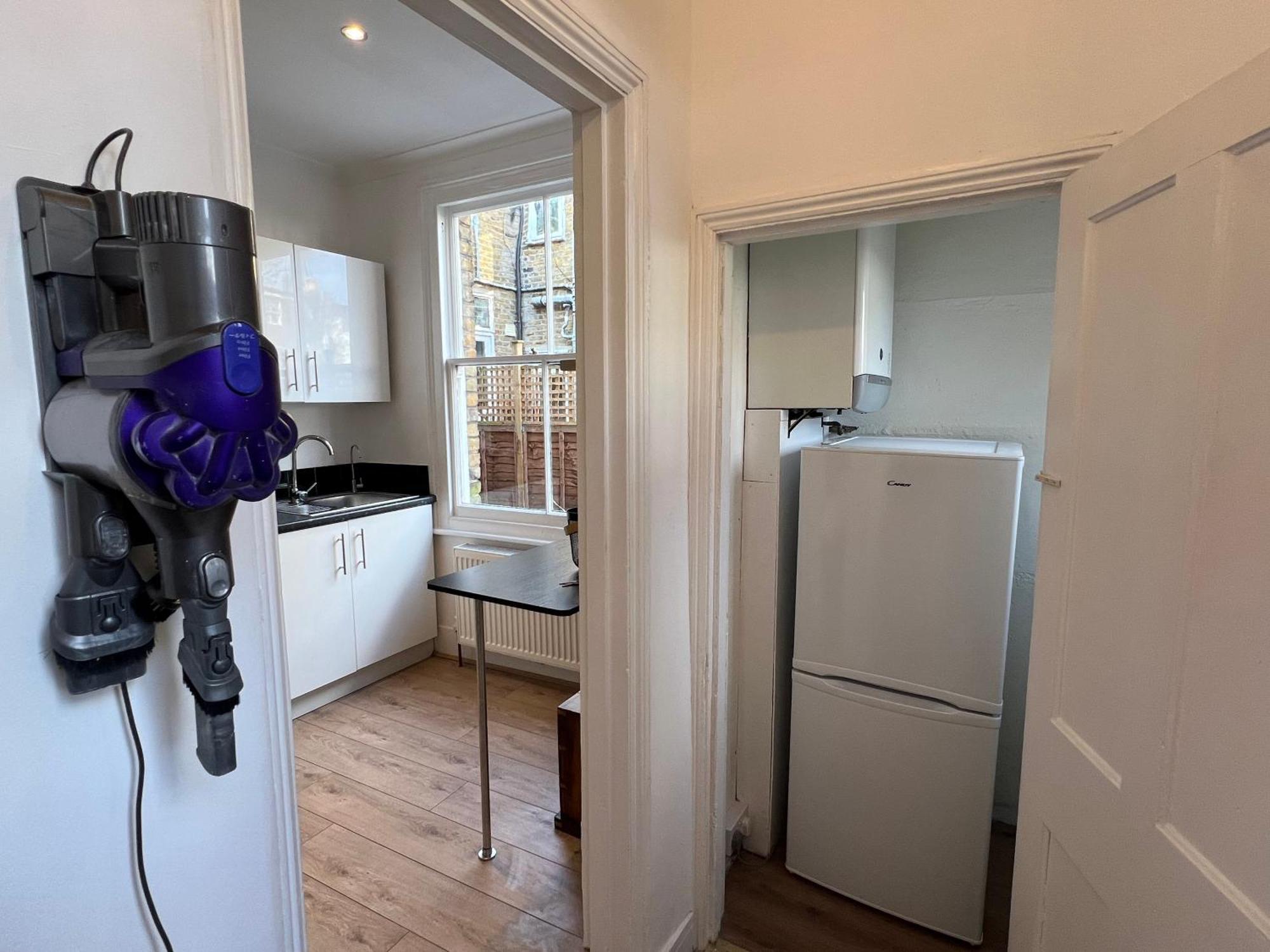 Apartment 2 Bedroom Flat 10 Min Walk To Tube *